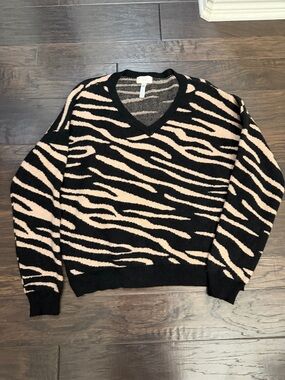 Beach Riot Sweater Black and Cream Zebra V-Neck